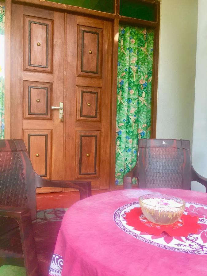 Vivid Lanka Bed & Breakfast Bentota Exterior photo